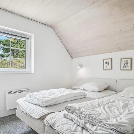 6 Bedroom Beautiful In * Rømø