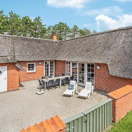 6 Bedroom Beautiful In Romo Holiday home Vesterhede